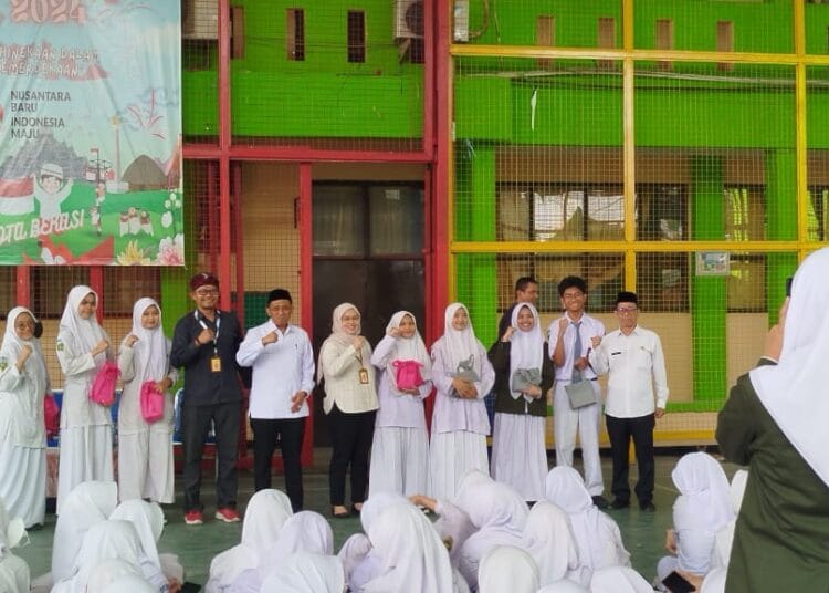 Edukasi Politik Pemilih Pemula, Bawaslu Kota Bekasi Lakukan Sosialisasi ke Sekolah