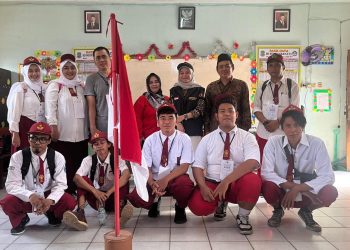 Warnai Pilkada Kota Bekasi, KPPS TPS 028 Kranji Usung Tema ‘Back to School’