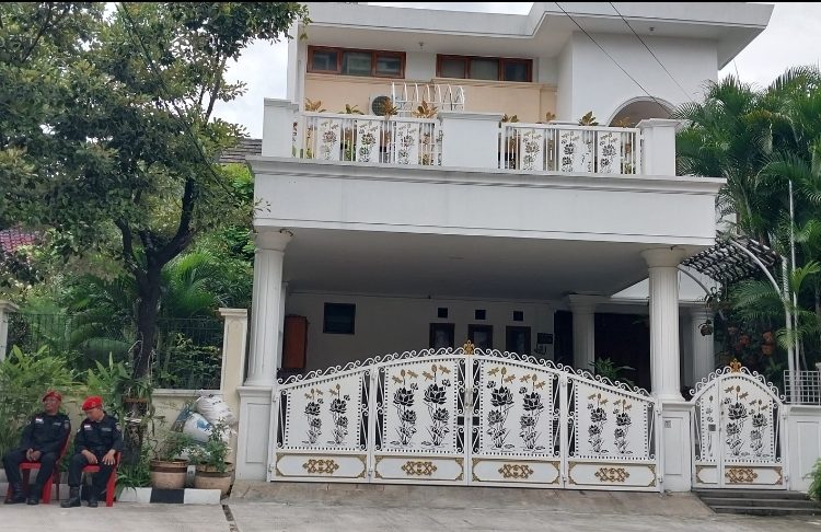 Rumah Hasto Kristiyanto Sepi Usai KPK Tetapkan Status Tersangka Kasus Suap PAW