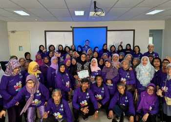 Peduli Lansia, Perempuan Muda Ini Bantu Warga Jatisampurna Tetap Aktif dan Bahagia Melalui Sekolah