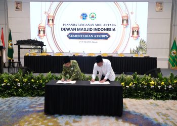 ‎Teken MoU dengan DMI, Menteri Nusron Berkomitmen Tuntaskan Sertipikasi Tanah Wakaf dalam Lima Tahun