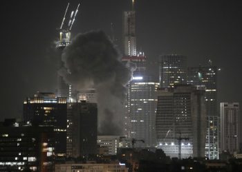Iran Gempur Tel Aviv dengan Ratusan Rudal, Netanyahu Ngumpet di Bunker