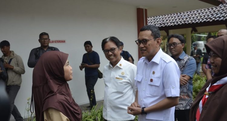 Dikunjungi Menteri, Kadir Karding: Sekolah Rakyat Bekasi Terapkan Program Kelas Migran untuk Siswa