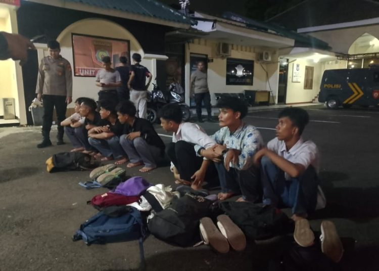 29 Pelajar Purwakarta dan Cirebon Diamankan Polres Bekasi Saat Penyekatan Aksi Buruh