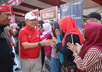 Wawali Bekasi Hadiri Karnaval HUT RI ke-80 di Jatiwaringin