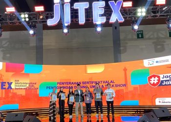 Pemprov DKI Serahkan Sertifikat Halal Penggilingan Daging di JITEX 2025