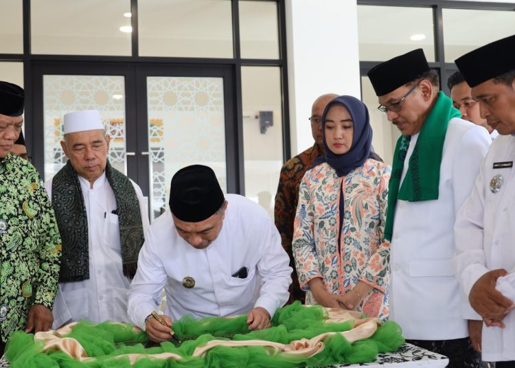 Abdul Harris Bobihoe Dorong Masjid Jadi Basis Syiar dan Ekonomi Umat di Bekasi