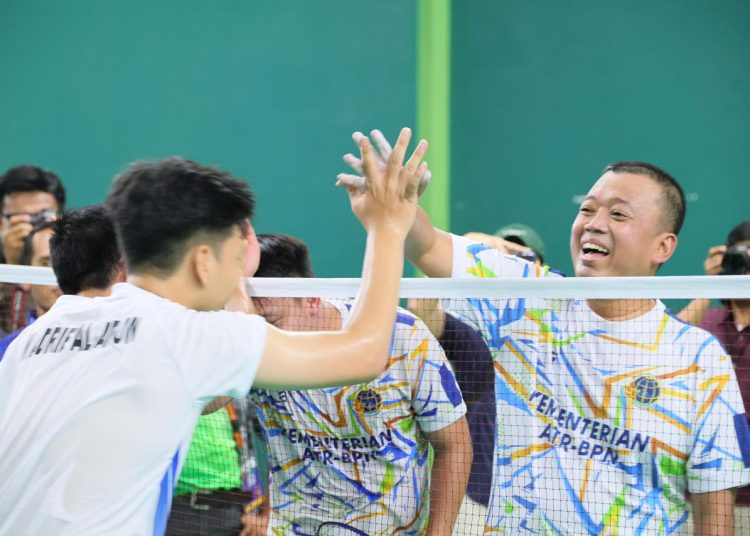 Laga Ekshibisi Bulu Tangkis Nusron Wahid Warnai Semangat PORNAS KORPRI XVII