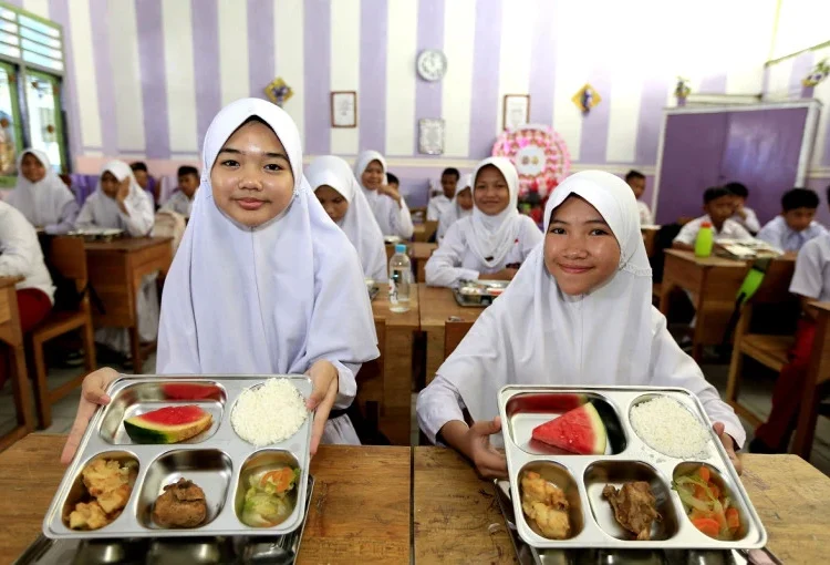 Program Makan Bergizi Gratis Jangkau 40,9 Juta Penerima Secara Nasional
