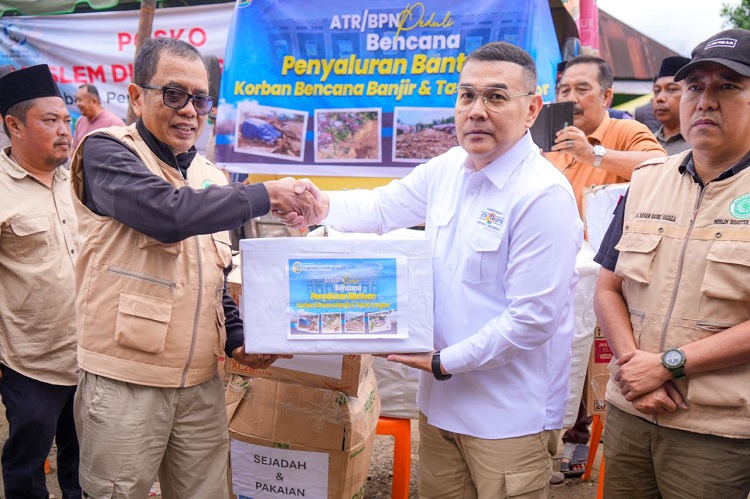ATR/BPN Salurkan Bantuan Korban Banjir dan Longsor Tapanuli Selatan