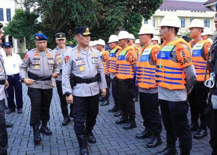 10 Ribu Polisi Turun Gunung Bantu Bencana Sumatra