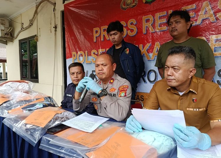 Polsek Bekasi Selatan Tangkap Pasangan Kekasih Pembuang Bayi di Apartemen Mutiara Bekasi