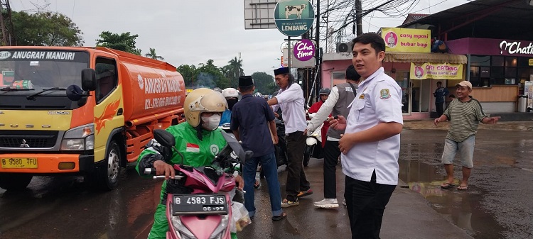 Aksi Sosial Ramadan, Karang Taruna Bekasi Utara Sebar 400 Porsi Takjil