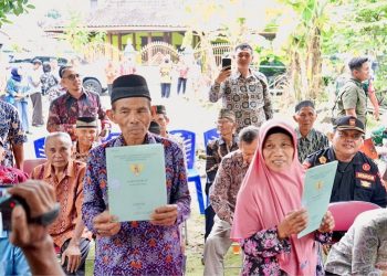 Kementerian ATR/BPN Kembalikan Sertipikat Tanah Mbah Tupon Usai Menang Melawan Mafia Tanah