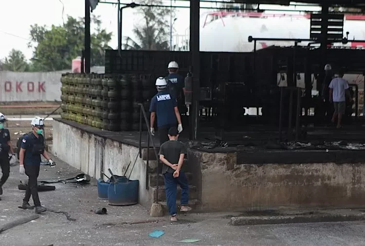 Kebakaran SPBE Cimuning Bekasi Lukai 15 Orang dan Hanguskan Belasan Bangunan Warga