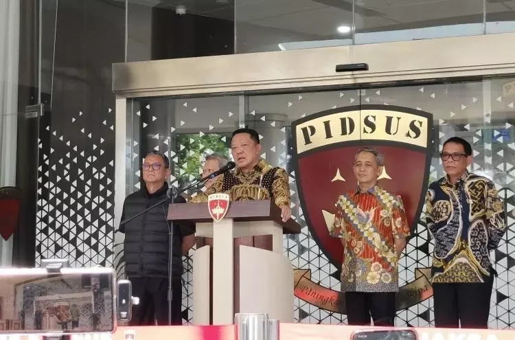 Febrie Adriansyah Buka Suara Soal Uang dan Emas