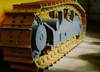 Undercarriage Alat Berat Cepat Rusak? Ini Penyebab Utama dan Cara Mencegahnya