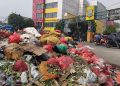 Warga Keluhkan Bau Menyengat Akibat Tumpukan Sampah Terminal Induk Kota Bekasi