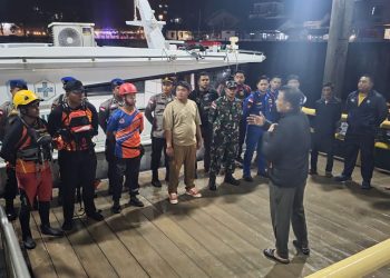 Cuaca Buruk Tenggelamkan TB AOM 787, Basarnas Evakuasi Korban