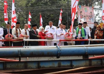 Tabur Bunga di Sasak Kapuk, Warga Bekasi Utara Kenang Perjuangan KH Noer Alie