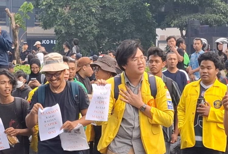 BEM UI Bawa Delapan Tuntutan dalam Aksi di Bundaran HI, Soroti Ekonomi hingga Ruang Sipil