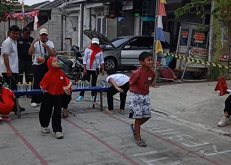 Semarak HUT RI ke-81, Warga Suropati Residence Bekasi RW.08 Adu Kreativitas dalam Berbagai Perlombaan
