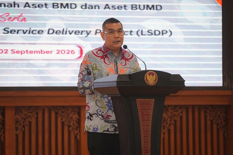 Wamen ATR/BPN Serahkan Sertipikat Aset Pemda dan BUMD di Kalimantan Selatan