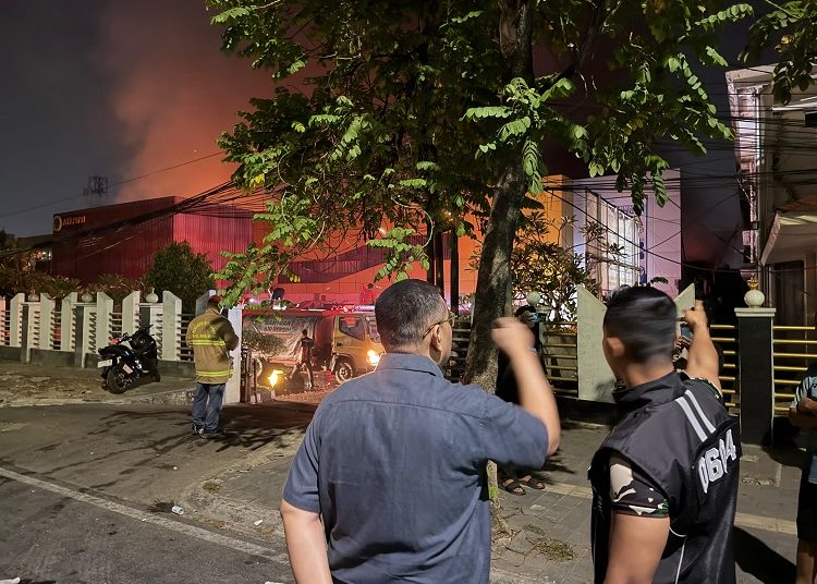 Wamen Ossy Tinjau Kebakaran Kantah Karawang, Pemulihan Layanan Jadi Prioritas